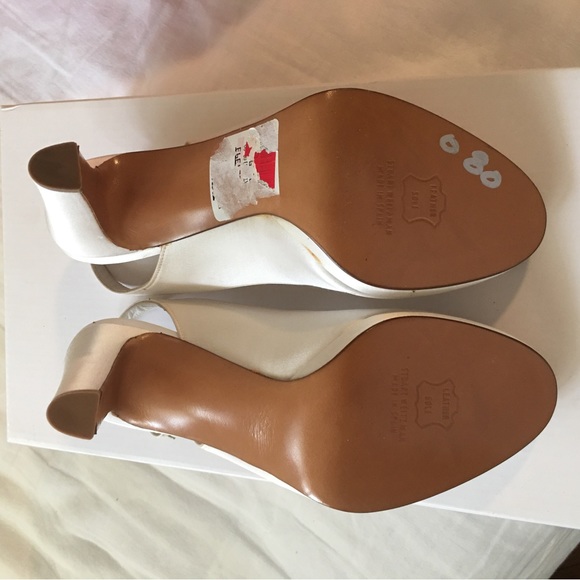 White Satin Stewart Weitzman Open Toe Heels 8.5 - Picture 4 of 15